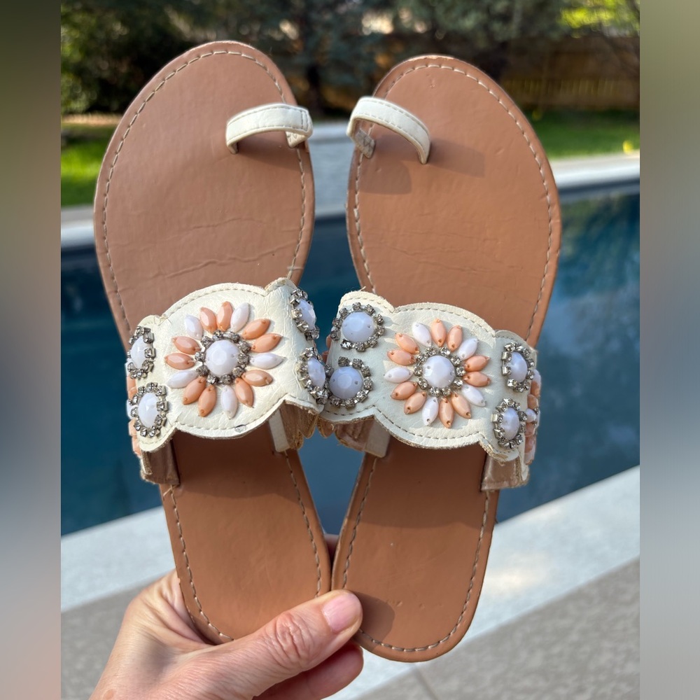 White Scalloped Flat Sandals Toe Loop Embellished Floral Bead  Sandal Resort